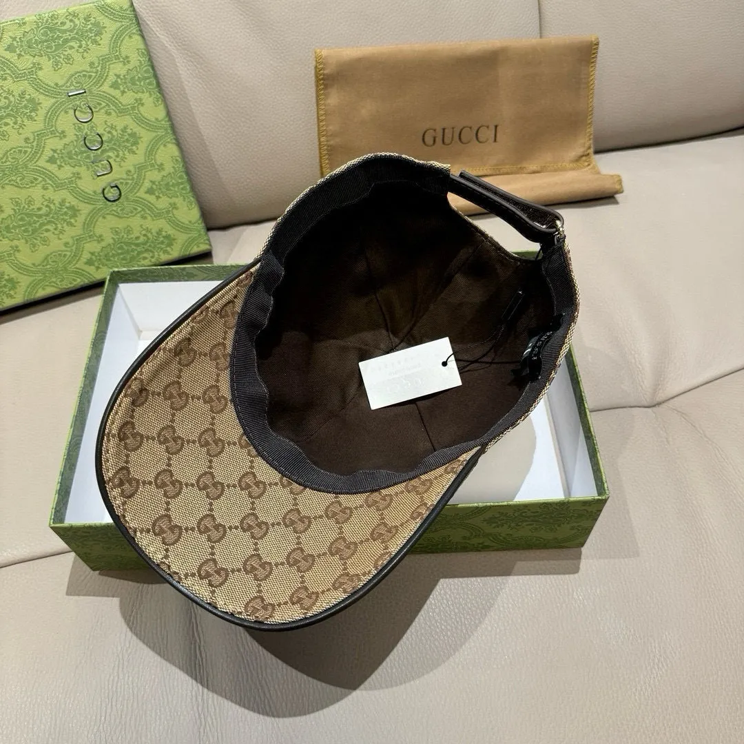 p90, the latest collaboration model of NY&Gucci (Gucci), original baseball cap, 1:1 mold customization, details comparable to those at the counter, original canvas fabric + first-layer cowhide, excellent quality! The first choice for handsome men and beautiful women, fashionable and versatile. The basic head circumference is 56cm, and the patch is adjustable.