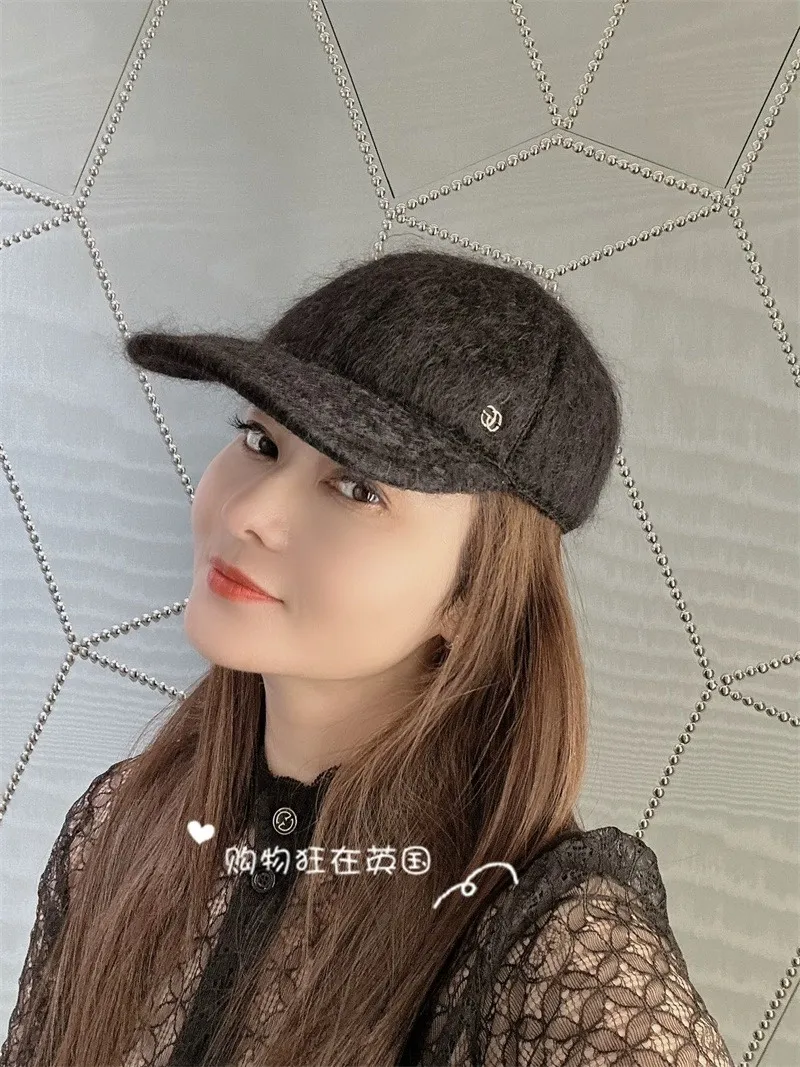 P60 Gucci's new mink velvet baseball cap, tall mink fur, feels great... there's no reason not to like it