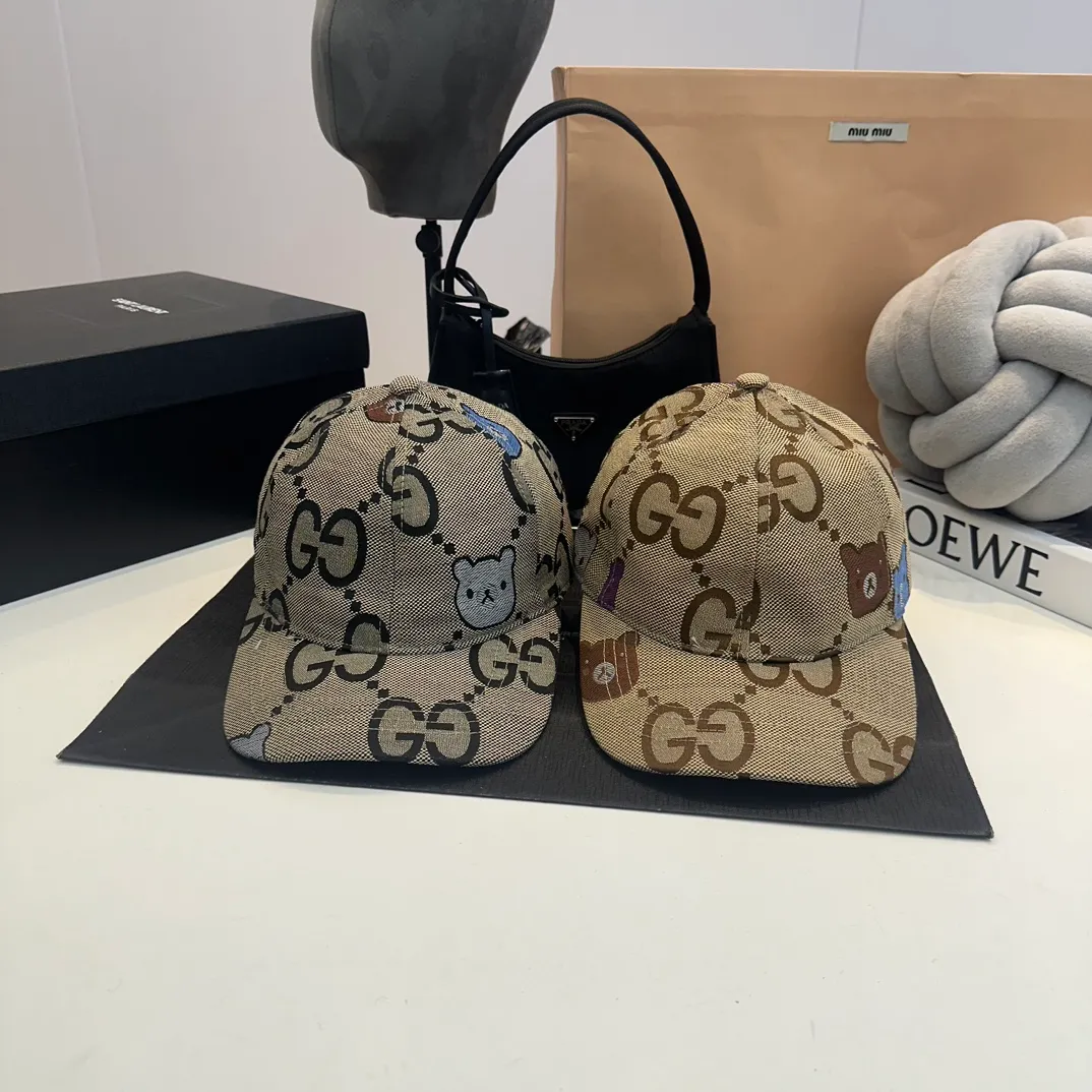 P60 Gucci big G hat! The latest baseball cap for spring 2024! Fashion trend, high-end workmanship! Every hat is made with care! Extraordinary quality, details are also very important. Genuine leather cap nails, genuine leather adjustment strap! Classic jacquard fabric paired with original mesh and pure cotton sweatband, more breathable, sweat-absorbent and sun-protective
