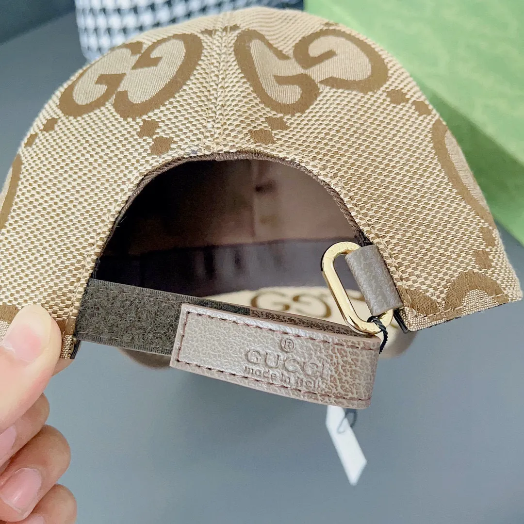 Batch 90, Gucci's new original baseball cap, large double G, 1:1 mold opening and customization at the counter, original canvas fabric + first-layer cowhide, light and breathable! The basic head circumference is 56cm, and the patch is adjustable.