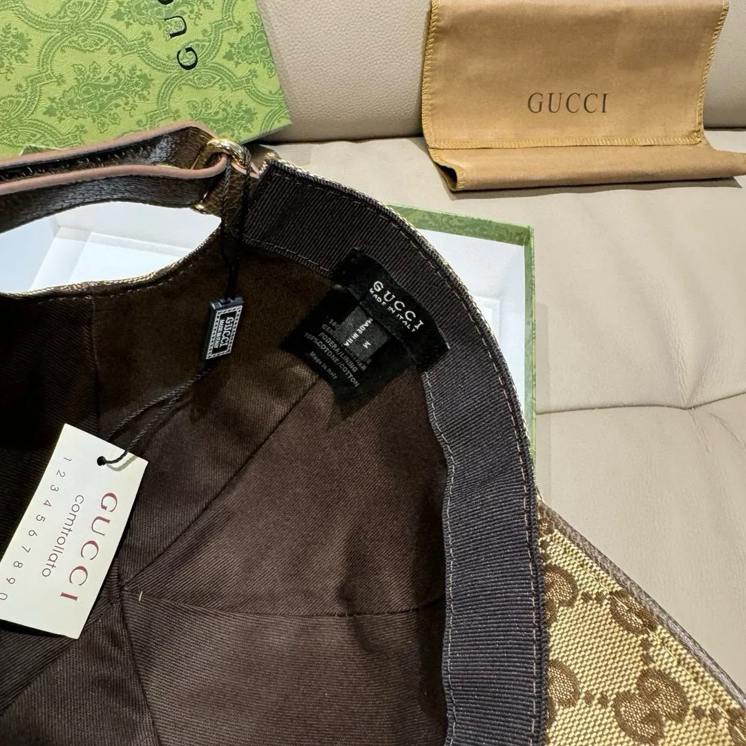 P90., Gucci (Gucci) new original baseball cap, small tiger head, the latest model at the counter, 1:1 mold customization, genuine mold hardware, original canvas fabric + first layer of cowhide, original quality! The quality is great, the basic head circumference is 56cm, and the patch is adjustable.