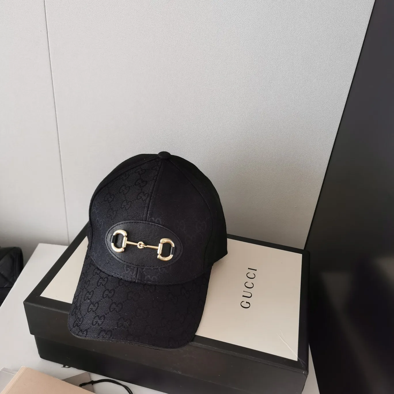 p80 gucci eternal classic baseball cap. The old pattern color is always so attractive and practical. Canvas material ➕ first-layer cowhide, light and breathable! Suitable for men and women in all seasons, basic head circumference 56, adjustable patch