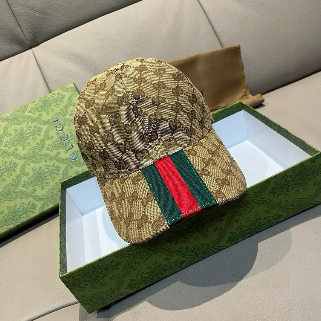 P90 new model is shipped! , Gucci (Gucci) latest original baseball cap, wide webbing. 1:1 mold opening and customization at the counter, the highest version, original canvas fabric + first-layer cowhide, light and breathable! Photographed in real life, suitable for men and women in all seasons, basic head circumference 56cm, adjustable patches.