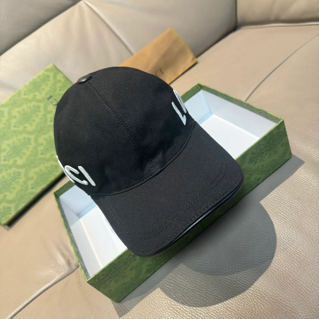 P160, Gucci's new original baseball cap, Loved series, 1:1 mold customization, heavy embroidery, details comparable to counters, original canvas fabric + first-layer cowhide, great quality! The first choice for handsome men and beautiful women, fashionable and versatile. Basic head circumference 56, adjustable patch