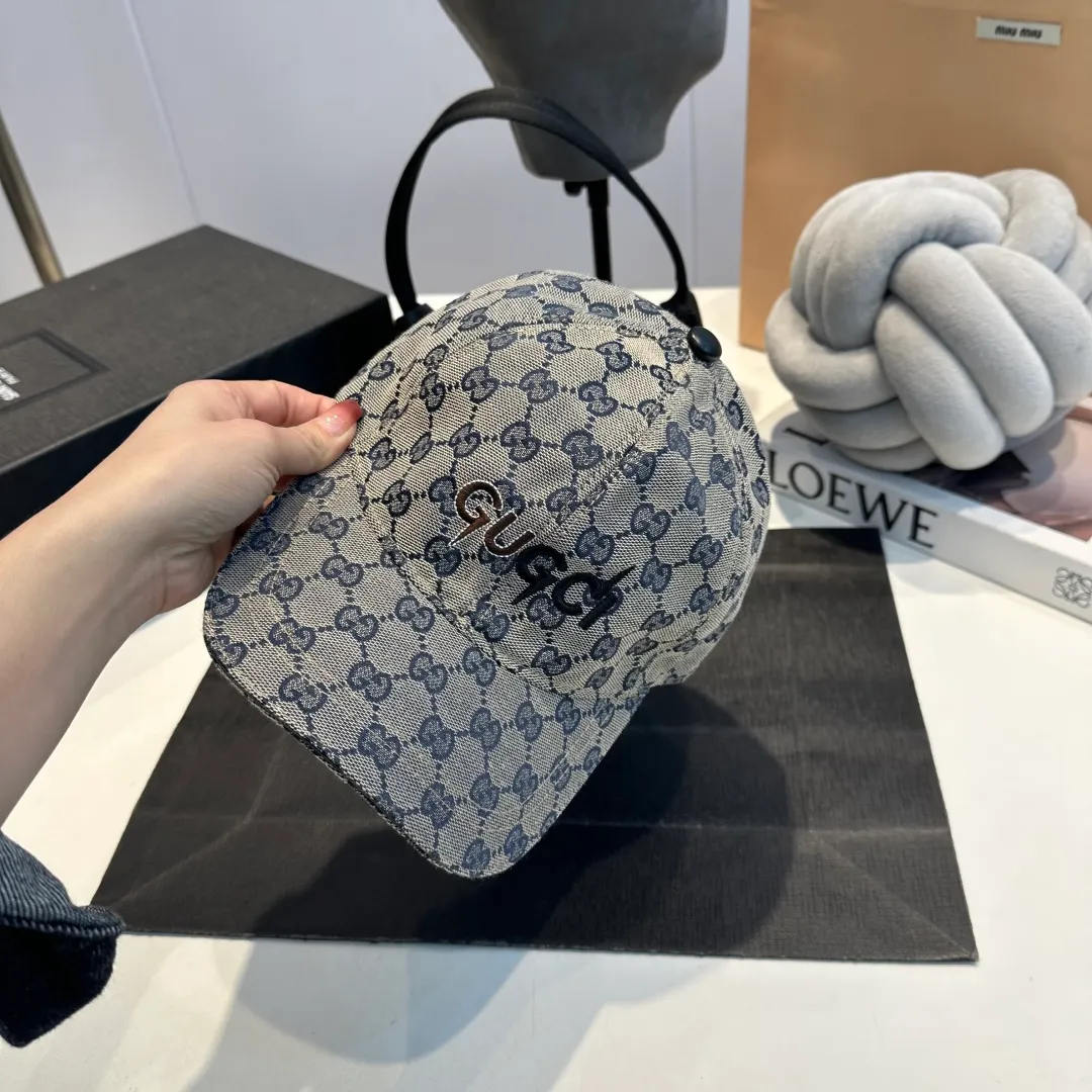 P60 Gucci (Gucci) classic original baseball cap😍Customized with 1:1 mold opening at the counter, the highest version, the original canvas is light and breathable! Photographed in real life, suitable for men and women in all seasons, basic head circumference 56cm, adjustable patches.