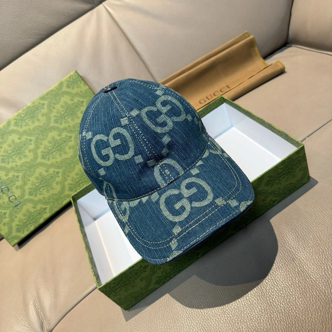 p90., Gucci Gucci’s new original baseball cap, large double G, 1:1 mold opening and customization at the counter, perfect matching pattern, original canvas fabric + first-layer cowhide, light and breathable! The basic head circumference is 56cm, and the patch is adjustable.