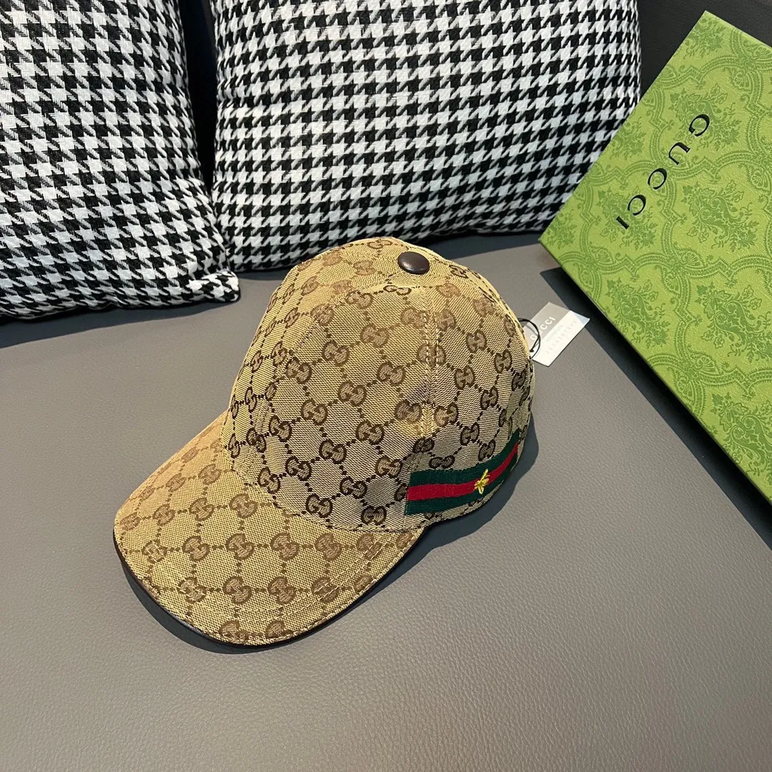 🉐️900,000-year-old classic model shipped! Comes with a box bag, a Gucci (Gucci) classic original baseball cap😍😍Little Bee, 1:1 mold opening and customization at the counter, the highest version, original canvas + first-layer cowhide, pure cotton lining, light and breathable! Photographed in real life, suitable for men and women in all seasons, basic head circumference 56cm, adjustable patches.
