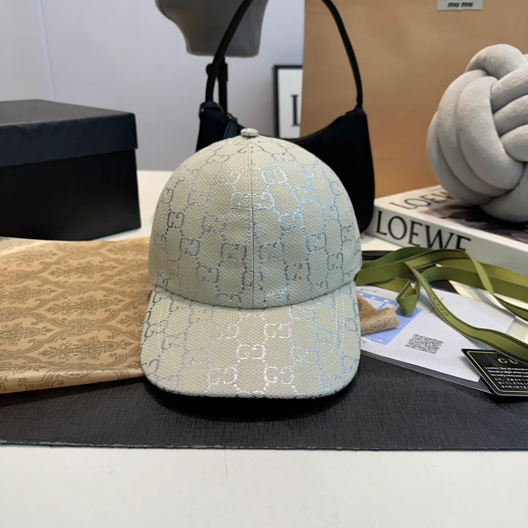P240 This single product is from the Gucci Lido series, and its design is inspired by the summer style and beach clubs of the Italian coast. This baseball cap is expertly crafted with classic proportions, while the signature light purple and yellow GG canvas adds a unique twist to the archive graphic. Equipped with leather details and adjustable buckles for a better fit and more comfortable wearing ·Light purple and yellow GG canvas ·Double G details ·Adjustable Velcro closure ·70% cotton, 30% polyester (main fabric); 65% cotton, 35% linen (lining); 55% cotton