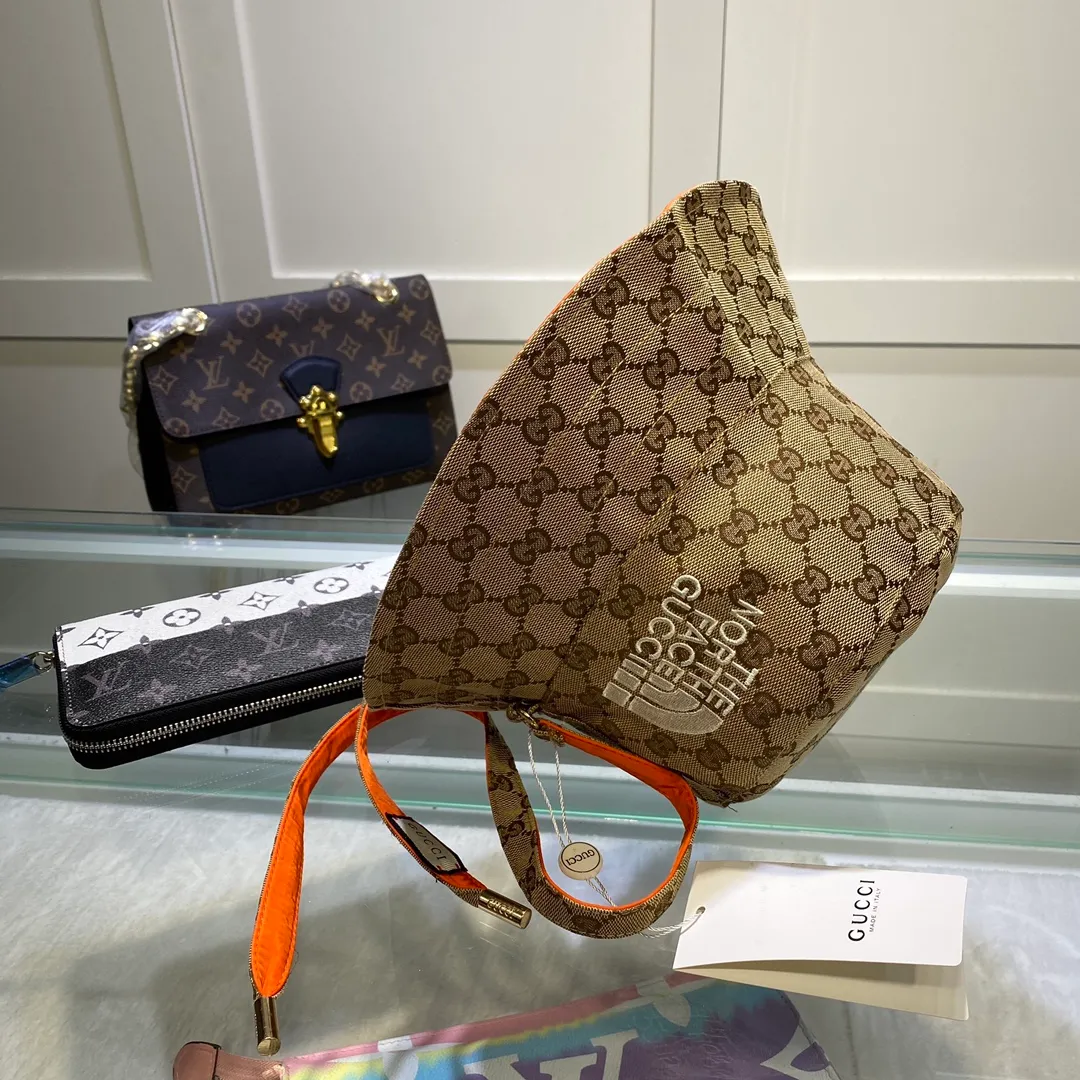 P90 with dust bag [GUCCI] 2022 co-branded counter new simple embroidered long-strap canvas hat, very trendy! Casual and sports style, classic production, super easy to match!