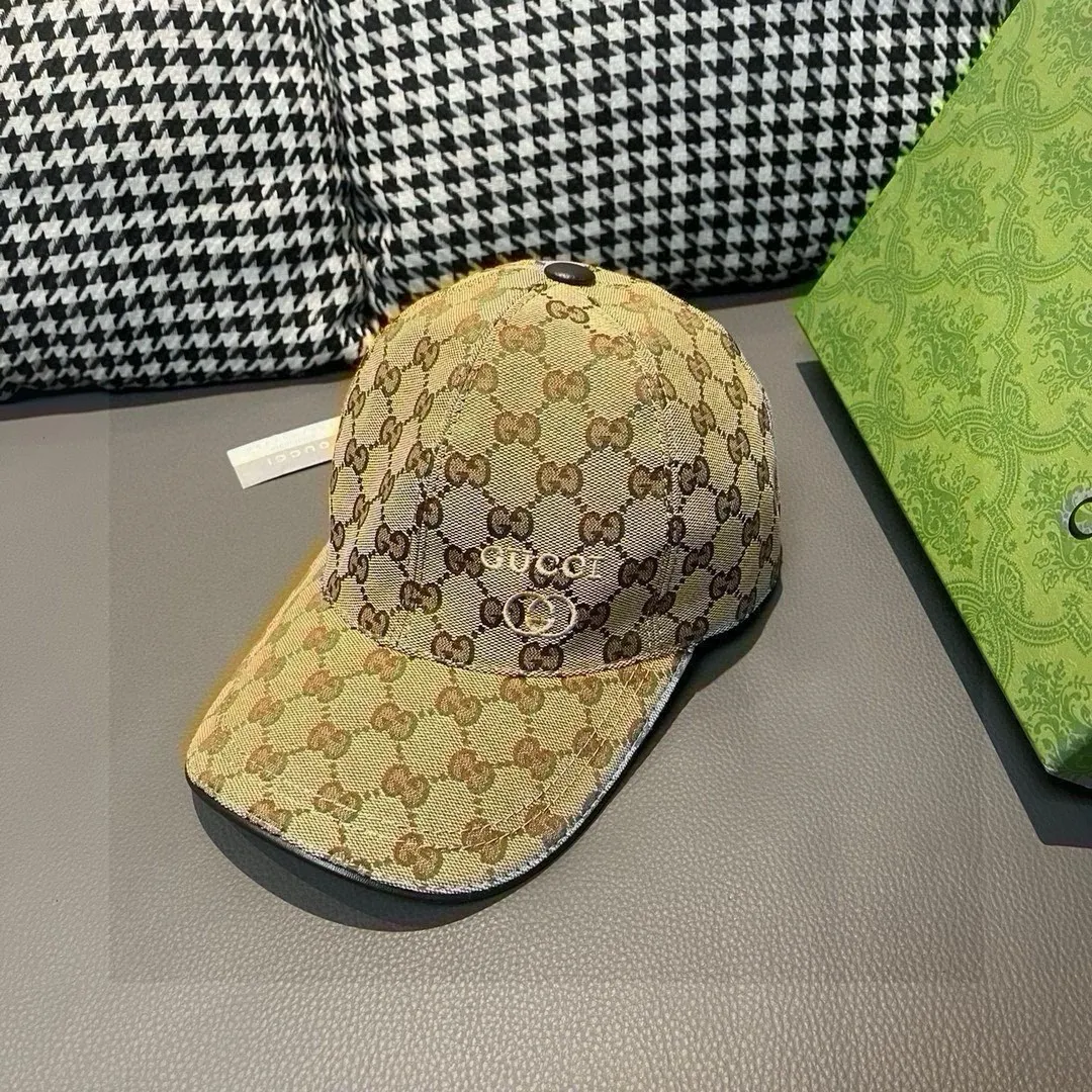 P900,000 classic model shipped! ,, Gucci (Gucci) classic original baseball cap 😍😍 small gold embroidery, 1:1 mold opening and customization at the counter, the highest version, original canvas + first-layer cowhide, pure cotton lining, light and breathable! Photographed in real life, suitable for men and women in all seasons, basic head circumference 56cm, adjustable patches.