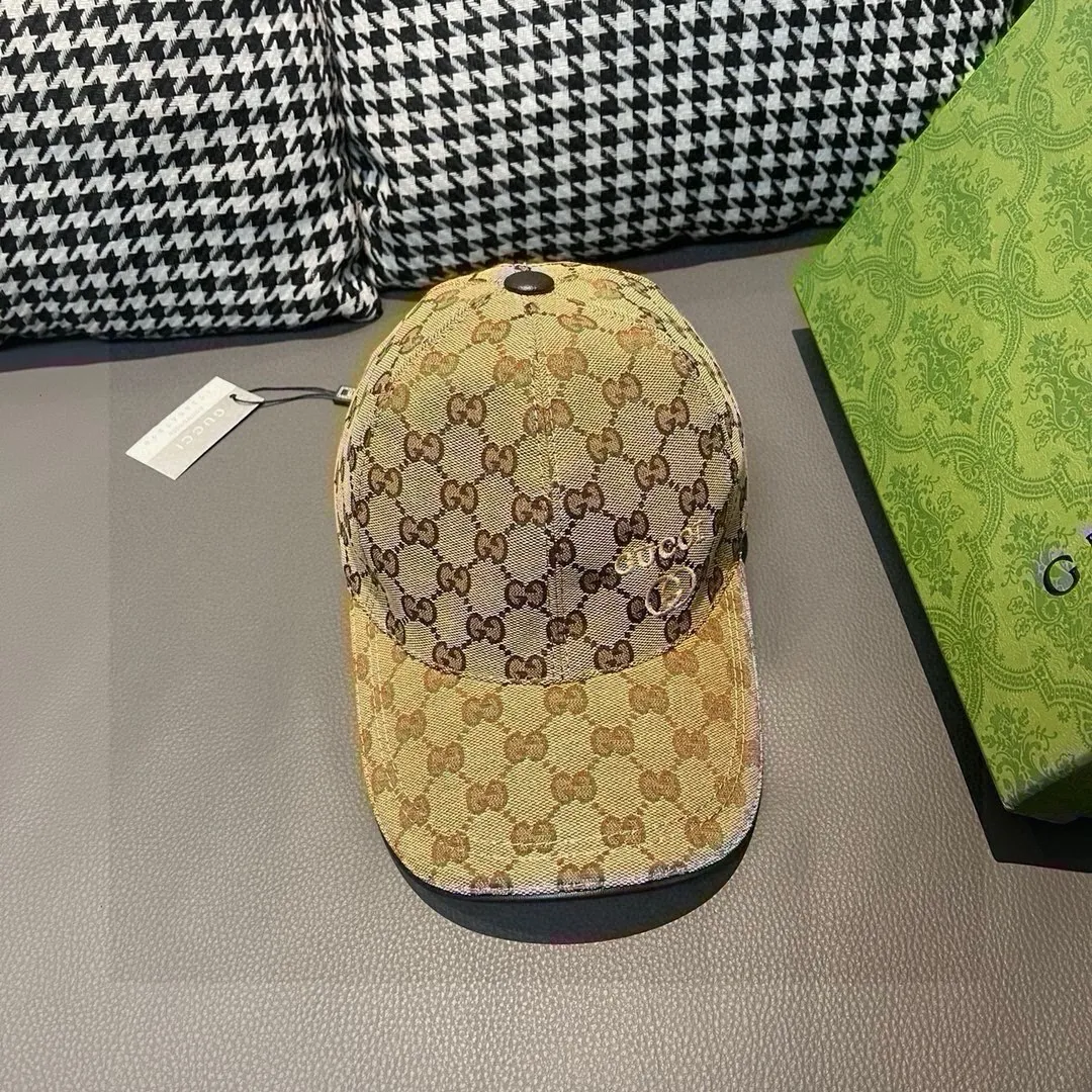 P900,000 classic model shipped! ,, Gucci (Gucci) classic original baseball cap 😍😍 small gold embroidery, 1:1 mold opening and customization at the counter, the highest version, original canvas + first-layer cowhide, pure cotton lining, light and breathable! Photographed in real life, suitable for men and women in all seasons, basic head circumference 56cm, adjustable patches.