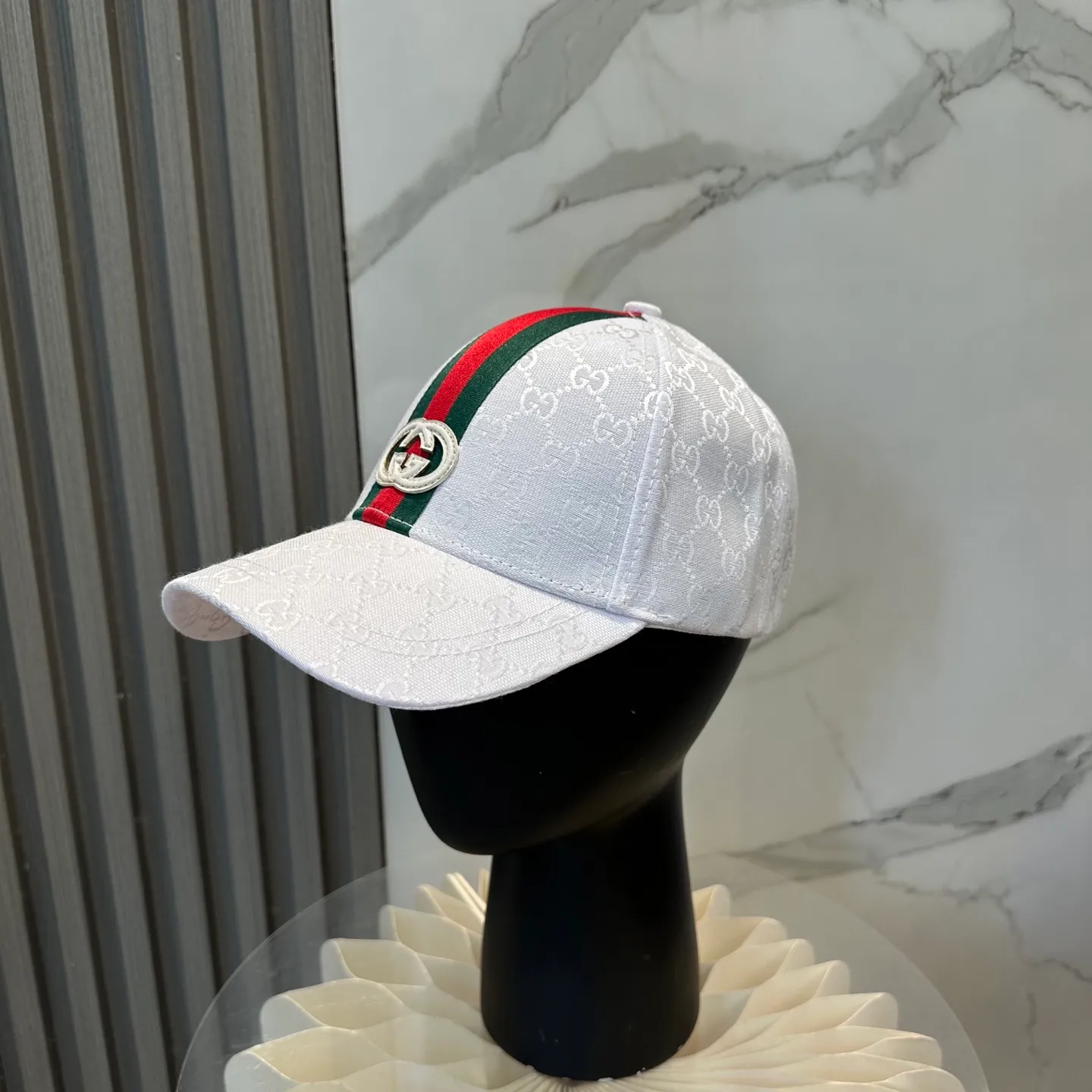 P66 Gucci new original baseball cap 🧢, exquisite and pure, stylish and stylish, cool and fashionable, out of stock at the counter, popular, great quality