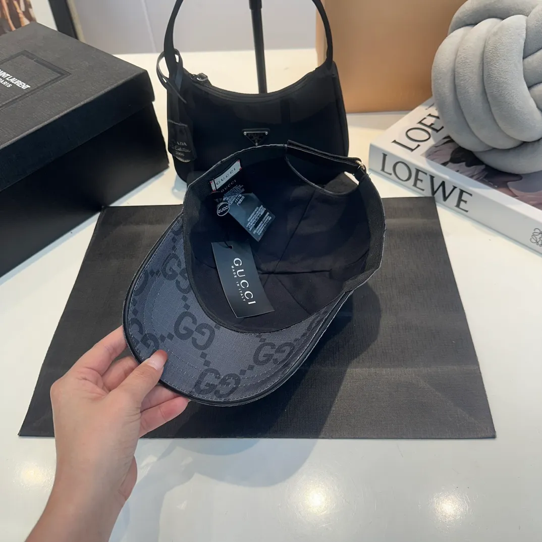 P60 GUCCI 2024 official website baseball cap, original quality is very popular 🔥🎩 The craftsmanship is very exquisite, high-end and classy! Low-key luxury, easy to carry! Running volume!
