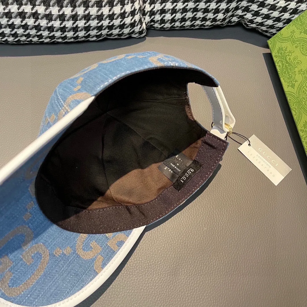 🉐️90, Gucci Gucci's new original baseball cap, large double G, 1:1 mold opening and customization at the counter, perfect pattern, original canvas fabric + first-layer cowhide, light and breathable! The basic head circumference is 56cm, and the patch is adjustable.