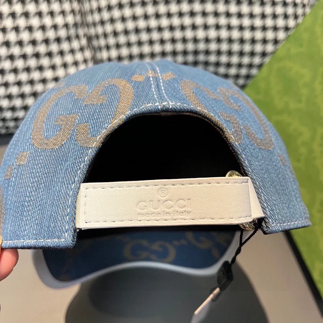 🉐️90, Gucci Gucci's new original baseball cap, large double G, 1:1 mold opening and customization at the counter, perfect pattern, original canvas fabric + first-layer cowhide, light and breathable! The basic head circumference is 56cm, and the patch is adjustable.