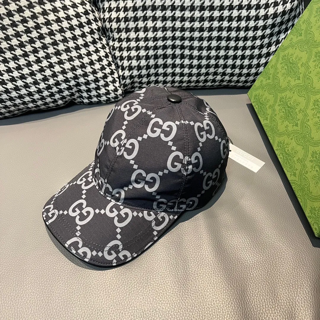🉐️90 new models shipped from the official website, Gucci's latest original baseball cap, large double G, 1:1 mold customization at the counter, perfect pattern, original canvas fabric + first-layer cowhide, light and breathable! The basic head circumference is 56cm, and the patch is adjustable.