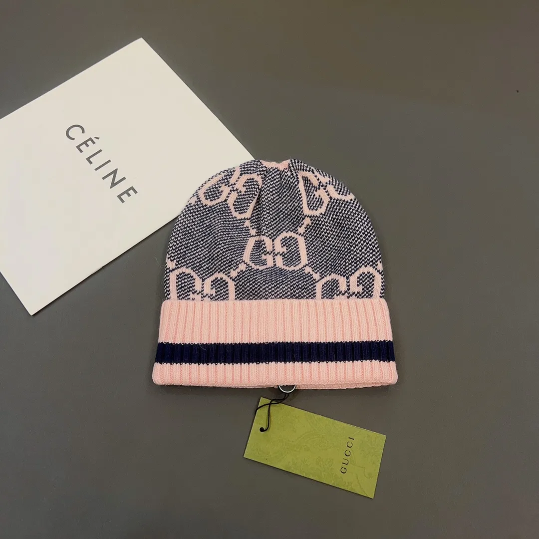 Special batch of 90 Gucci-new towel knitted woolen hat. The hot-selling knitted hat at the counter, super beautiful gg letters. Highly elastic knitted fabric, babies of any head shape can wear it with their eyes closed.