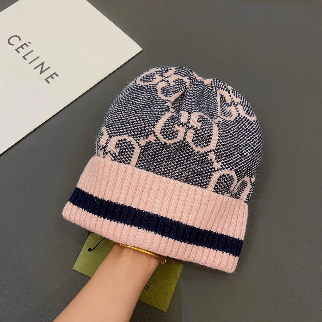 Special batch of 90 Gucci-new towel knitted woolen hat. The hot-selling knitted hat at the counter, super beautiful gg letters. Highly elastic knitted fabric, babies of any head shape can wear it with their eyes closed.