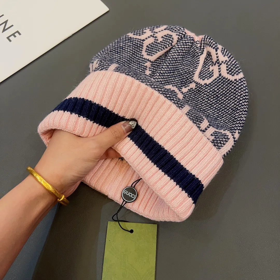 Special batch of 90 Gucci-new towel knitted woolen hat. The hot-selling knitted hat at the counter, super beautiful gg letters. Highly elastic knitted fabric, babies of any head shape can wear it with their eyes closed.