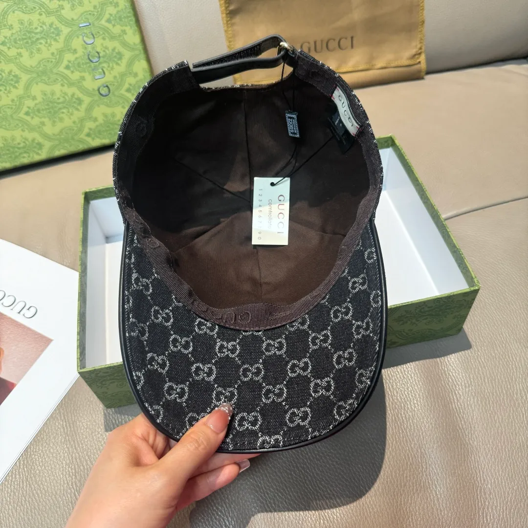 p90, Gucci (Gucci) classic original baseball cap, double G denim jacquard, retro design, 1:1 mold customization at the counter! Original denim fabric + first-layer cowhide, light and breathable! Actual photo, suitable for men and women, basic head circumference 56cm, adjustable patch.
