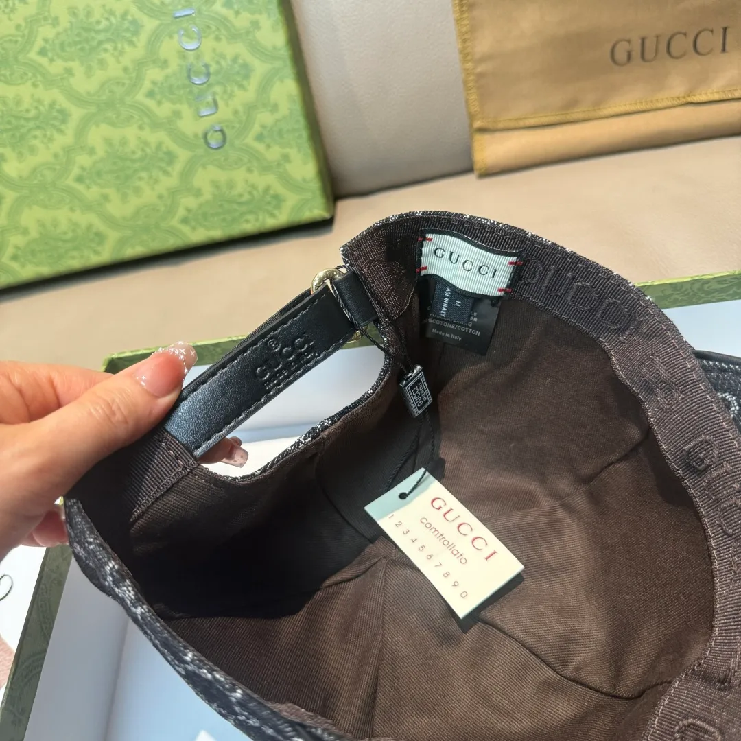 p90, Gucci (Gucci) classic original baseball cap, double G denim jacquard, retro design, 1:1 mold customization at the counter! Original denim fabric + first-layer cowhide, light and breathable! Actual photo, suitable for men and women, basic head circumference 56cm, adjustable patch.