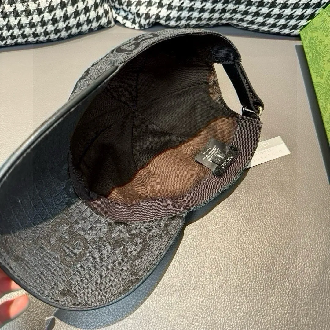 p90 New model shipped from official website. Gucci's latest original baseball cap, large double G, 1:1 mold customization at the counter, perfect alignment, original canvas fabric + first-layer cowhide, light and breathable! The basic head circumference is 56cm, and the patch is adjustable.
