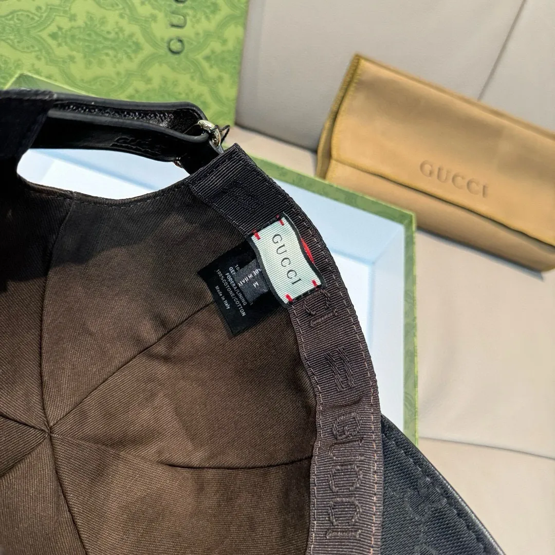 p90, Gucci (Gucci) new spring and summer original baseball cap, logo webbing, 1:1 mold customization, original canvas + first-layer cowhide, popular purchasing agent, versatile style for men and women, great quality! The basic head circumference is 56cm, and the patch is adjustable.