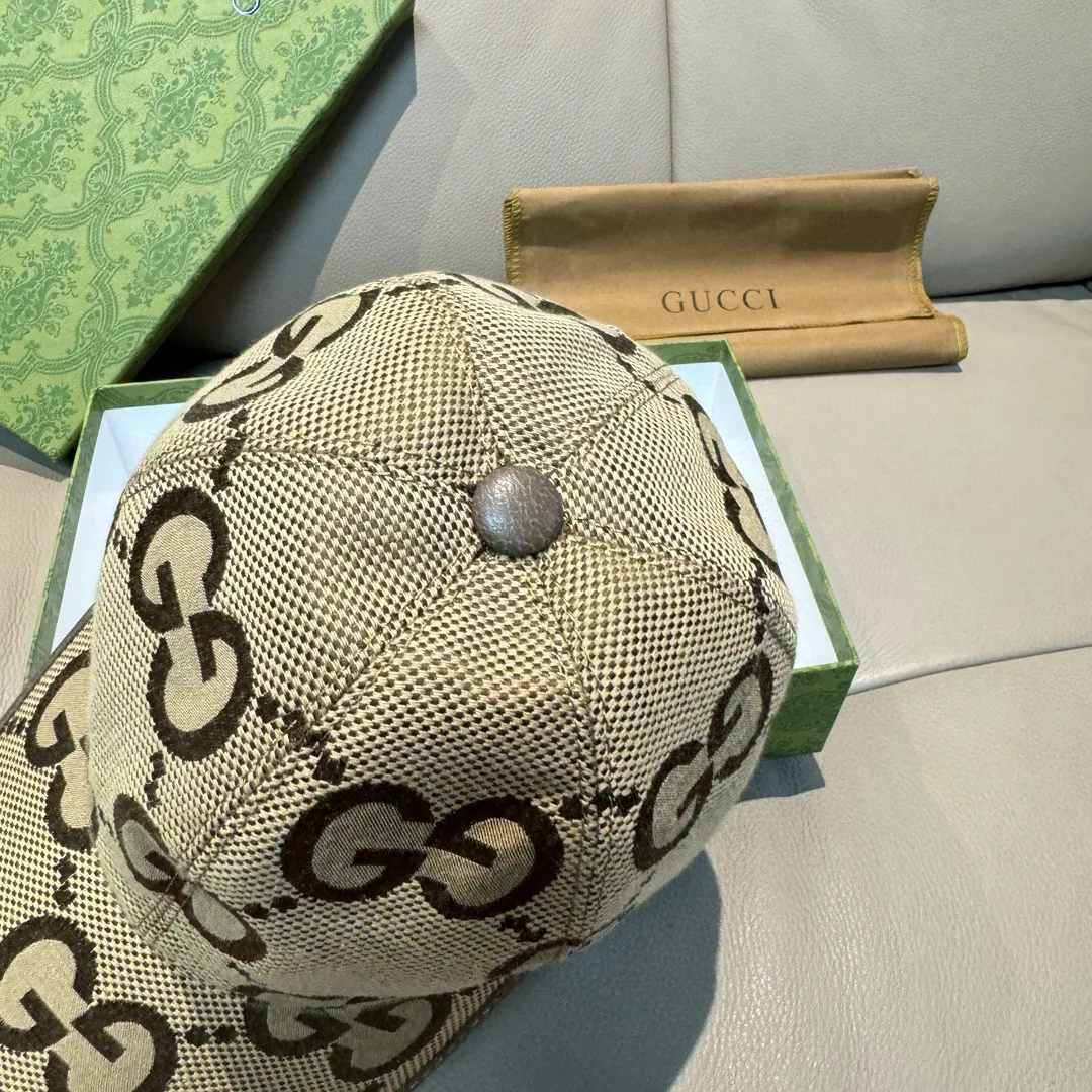 p90., Gucci Gucci's new original baseball cap, large double G, 1:1 mold opening and customization at the counter, original canvas fabric + first-layer cowhide, light and breathable! The basic head circumference is 56cm, and the patch is adjustable.