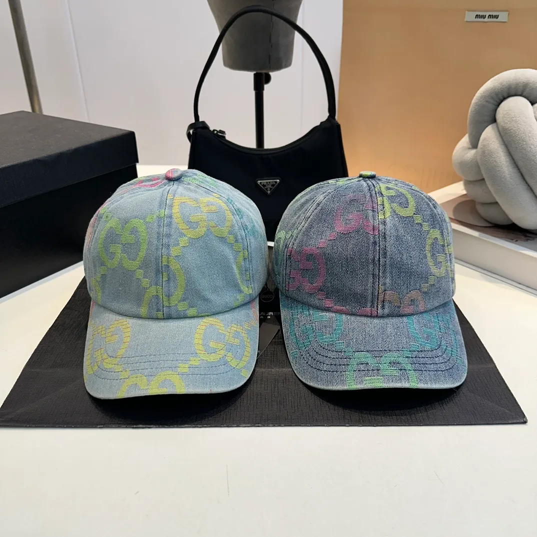 P56 Gucci Baseball Cap♥️GUCCI🧢New product from the official website, baseball cap, original quality, hot arrival 🔥🎩 The craftsmanship is very exquisite, high-end and classy! Low-key luxury, easy to carry! Running volume!