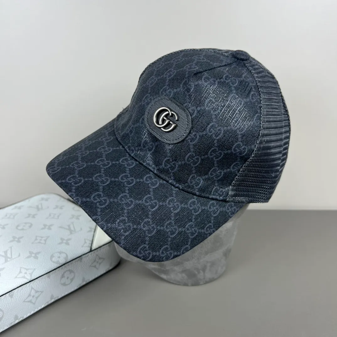 P56💰Gucci Baseball Cap♥️GUCCI🧢Official website new product, baseball cap, original quality, hot arrival 🔥🎩 The craftsmanship is very exquisite, high-end and classy! Low-key luxury, easy to carry! Running volume!