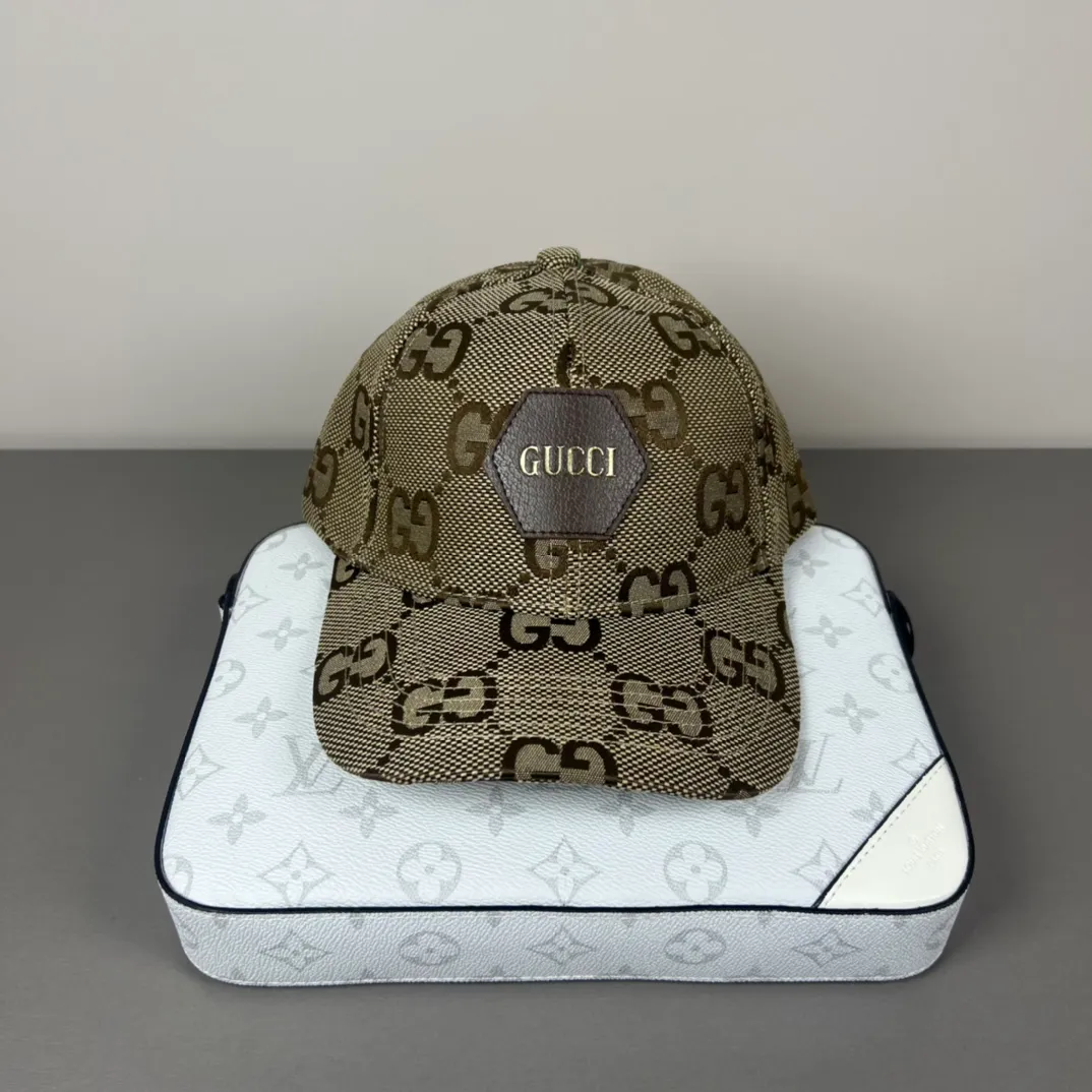 P46💰Gucci Baseball Cap♥️GUCCI🧢Official website new product, baseball cap, original quality, hot arrival 🔥🎩 The craftsmanship is very exquisite, high-end and classy! Low-key luxury, easy to carry! Running volume!