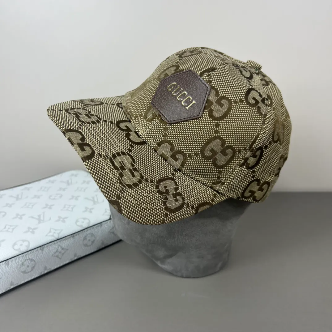 P46💰Gucci Baseball Cap♥️GUCCI🧢Official website new product, baseball cap, original quality, hot arrival 🔥🎩 The craftsmanship is very exquisite, high-end and classy! Low-key luxury, easy to carry! Running volume!
