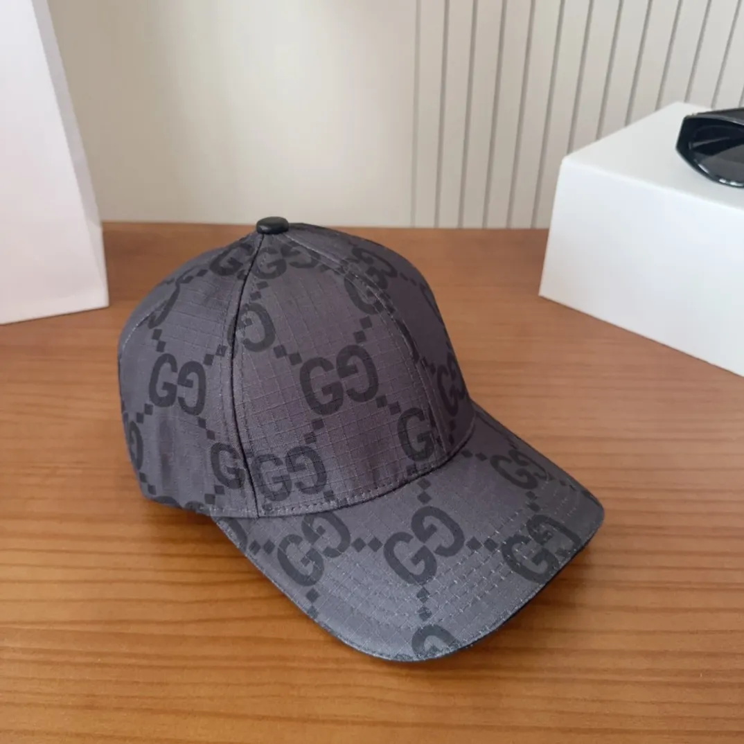 💰60 GUCCI Baseball Cap👒 The craftsmanship is very exquisite, high-end and classy! Low-key luxury, easy to carry!