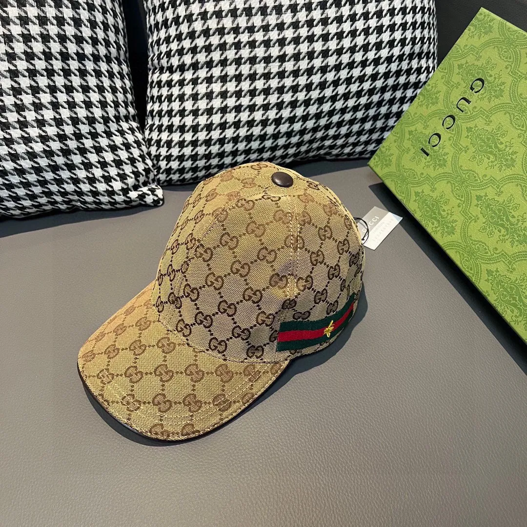 🉐️900,000-year-old classic model shipped!            , Gucci (Gucci) classic original baseball cap😍😍Little Bee, 1:1 mold opening and customization at the counter, the highest version, original canvas fabric + first layer of cowhide, pure cotton lining, light and breathable! Photographed in real life, suitable for men and women in all seasons, basic head circumference 56cm, adjustable patches.