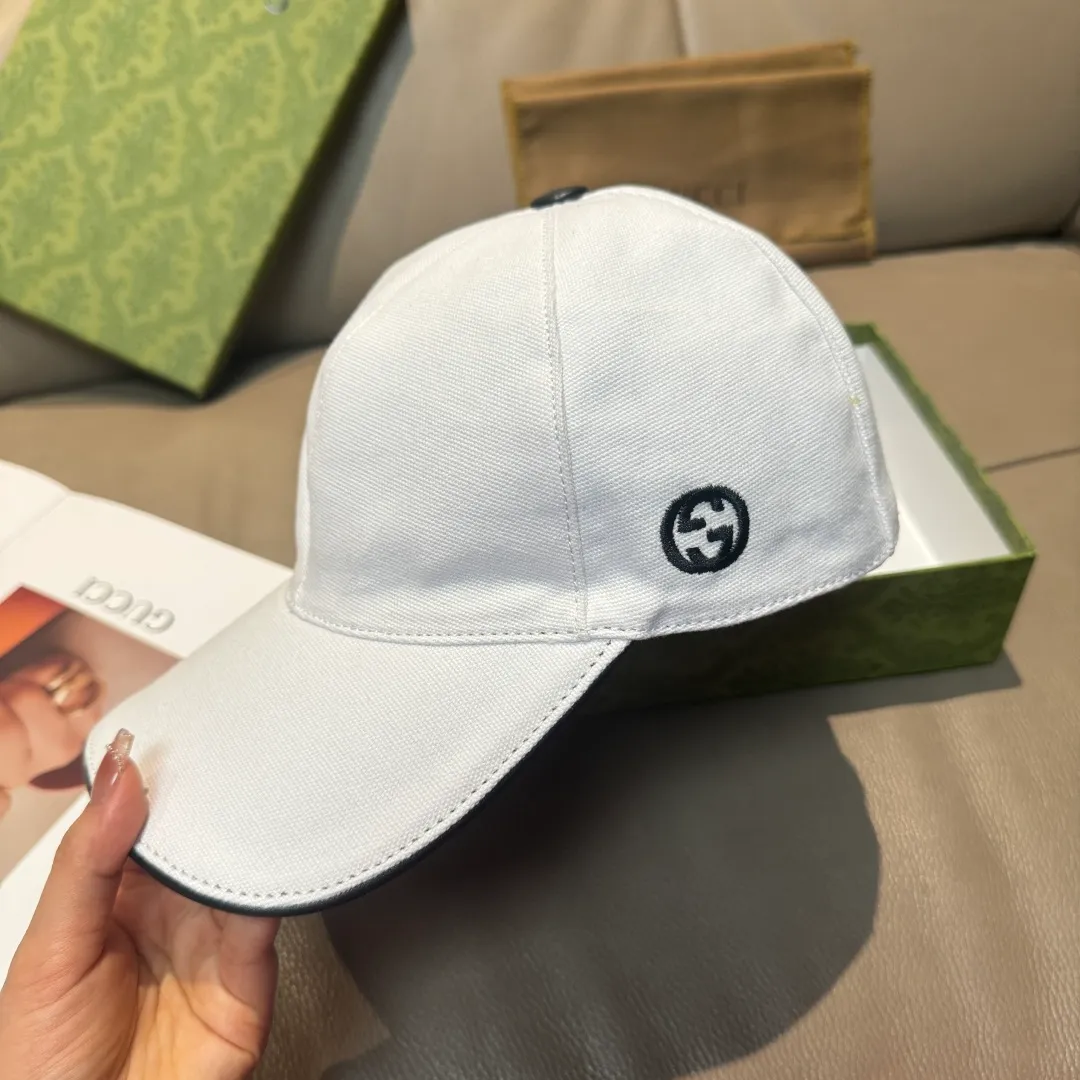 p90 hot new models are back in stock!   , Gucci (Gucci) latest original baseball cap, double G small embroidery, 1:1 mold opening and customization at the counter, price at the counter 3200+, purchasing hot-selling model🥰🥰original canvas fabric + original customized elastic webbing, pure cotton lining, light, breathable, fashionable and versatile, great quality, shipped in black and white!