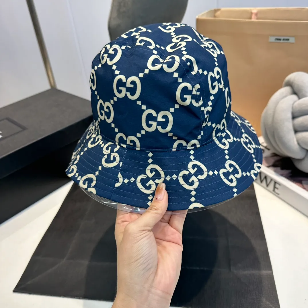 P50 GUCCI bucket hat, a new product from the official website, the original quality of the fisherman hat is very popular 🔥🎩 The craftsmanship is very exquisite, high-end and classy! Low-key luxury, easy to carry! Running volume!
