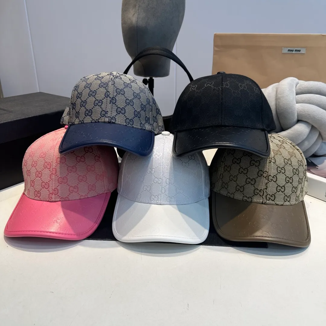 P56 Gucci Baseball Cap♥️GUCCI🧢New product from the official website, baseball cap, original quality, hot arrival 🔥🎩 The craftsmanship is very exquisite, high-end and classy! Low-key luxury, easy to carry! Running volume!