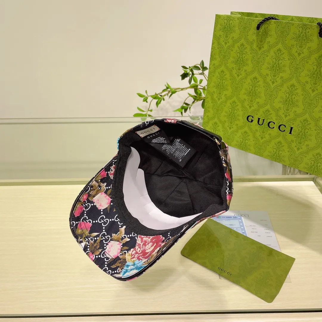 P60💰GUCCI Baseball Cap, new product from the official website, baseball cap, original quality, very popular 🔥🎩 The craftsmanship is very exquisite, high-end and classy! Low-key luxury, easy to carry! Running volume!