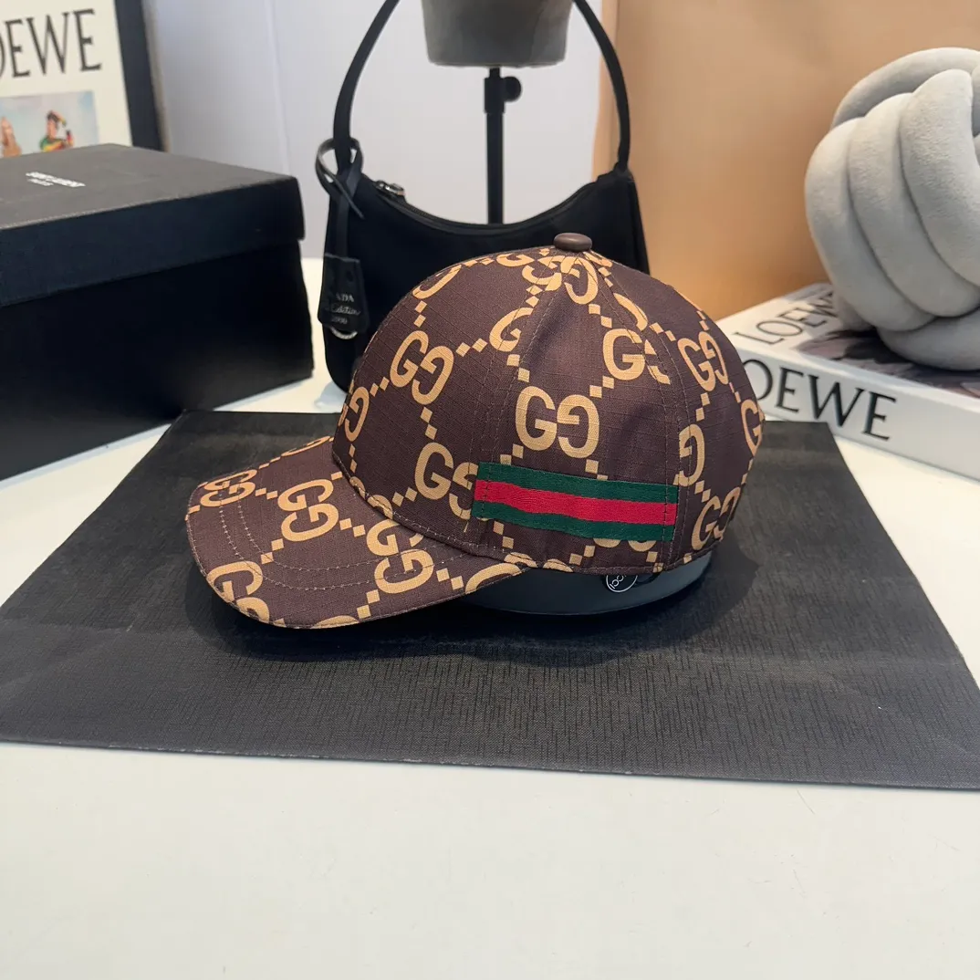 P60 GUCCI 2024 official website baseball cap, original quality is very popular 🔥🎩 The craftsmanship is very exquisite, high-end and classy! Low-key luxury, easy to carry! Running volume!