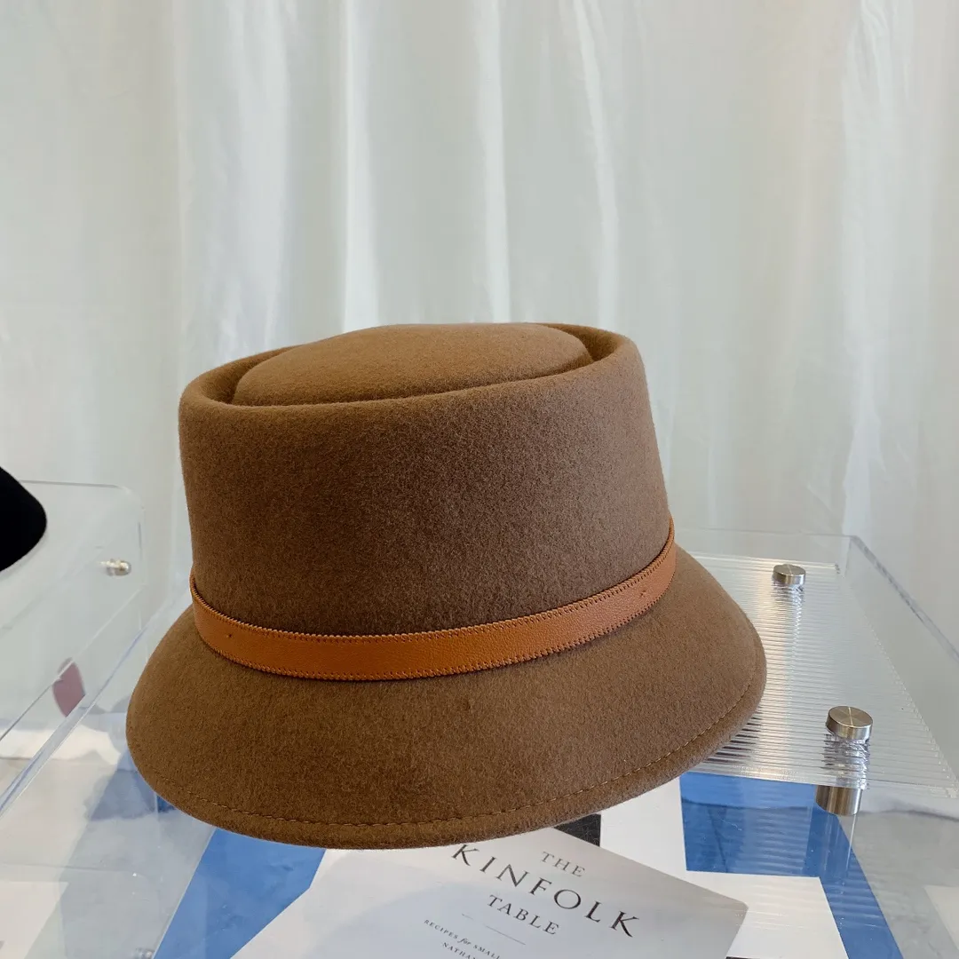 P130 GUCCI Paris flat-top double F webbing wool top hat 🎩 High-end wool top hat series, large-brimmed top hat, very concave shape, a top hat with full aura 🎩 Material: 100% wool Head circumference: 58cm