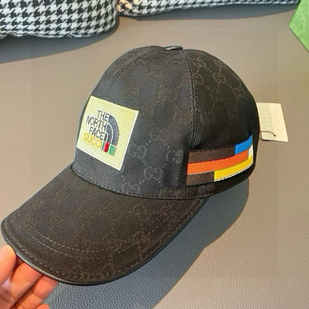 P90, Gucci's new original baseball cap, North Face embroidery! Counter 1:1, imported canvas + first-layer cowhide, popular for purchasing, versatile style for men and women, great quality! The basic head circumference is 56cm, and the patch is adjustable.