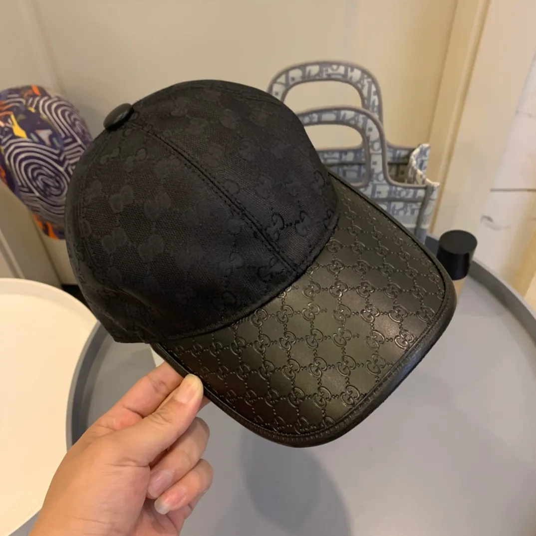 P110 Gucci (Gucci) new original baseball cap, tiger head webbing, 1:1 mold customization, heavy embroidery, details comparable to counters, original canvas fabric + first-layer cowhide, excellent quality! The first choice for handsome men and beautiful women, fashionable and versatile. Basic head circumference 56, adjustable patch