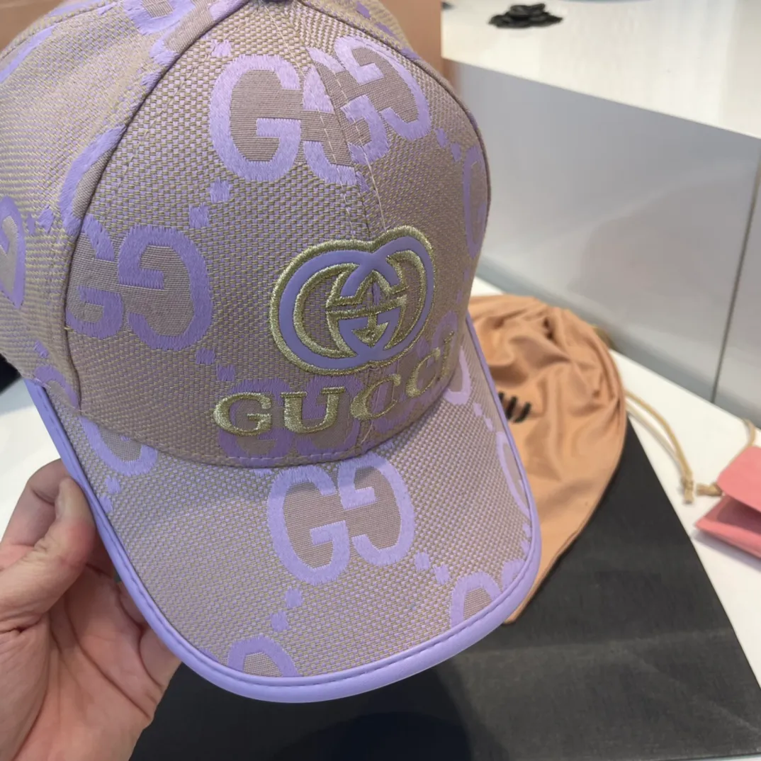 P60 GUCCI baseball cap, new product from the official website, baseball cap, original quality, very popular 🔥🎩 The craftsmanship is very exquisite, high-end and classy! Low-key luxury, easy to carry! Running volume!
