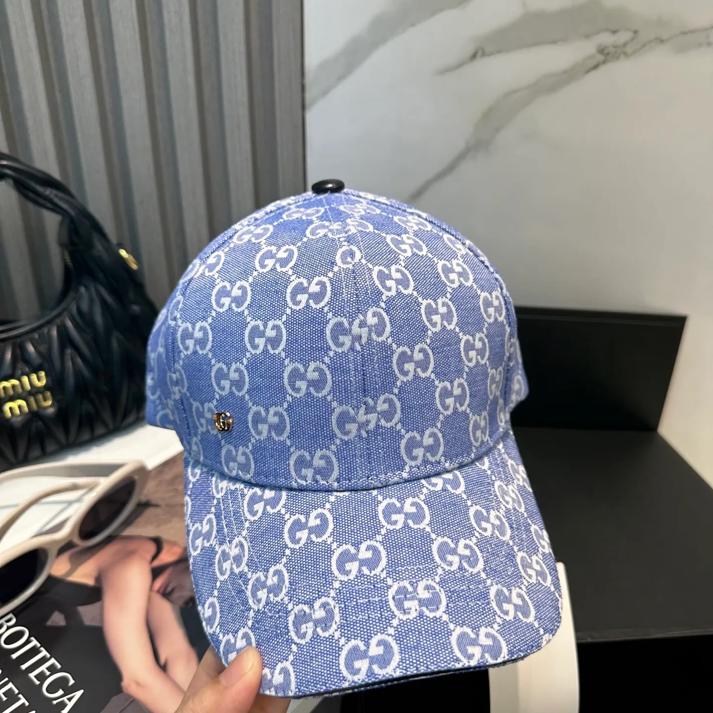 P60 Gucci (Gucci) classic original baseball cap😍Customized with 1:1 mold opening at the counter, the highest version, the original canvas is light and breathable! Photographed in real life, suitable for men and women in all seasons, basic head circumference 56cm, adjustable patches.