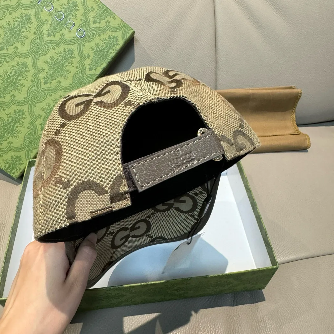 p90., Gucci Gucci's new original baseball cap, large double G, 1:1 mold opening and customization at the counter, original canvas fabric + first-layer cowhide, light and breathable! The basic head circumference is 56cm, and the patch is adjustable.