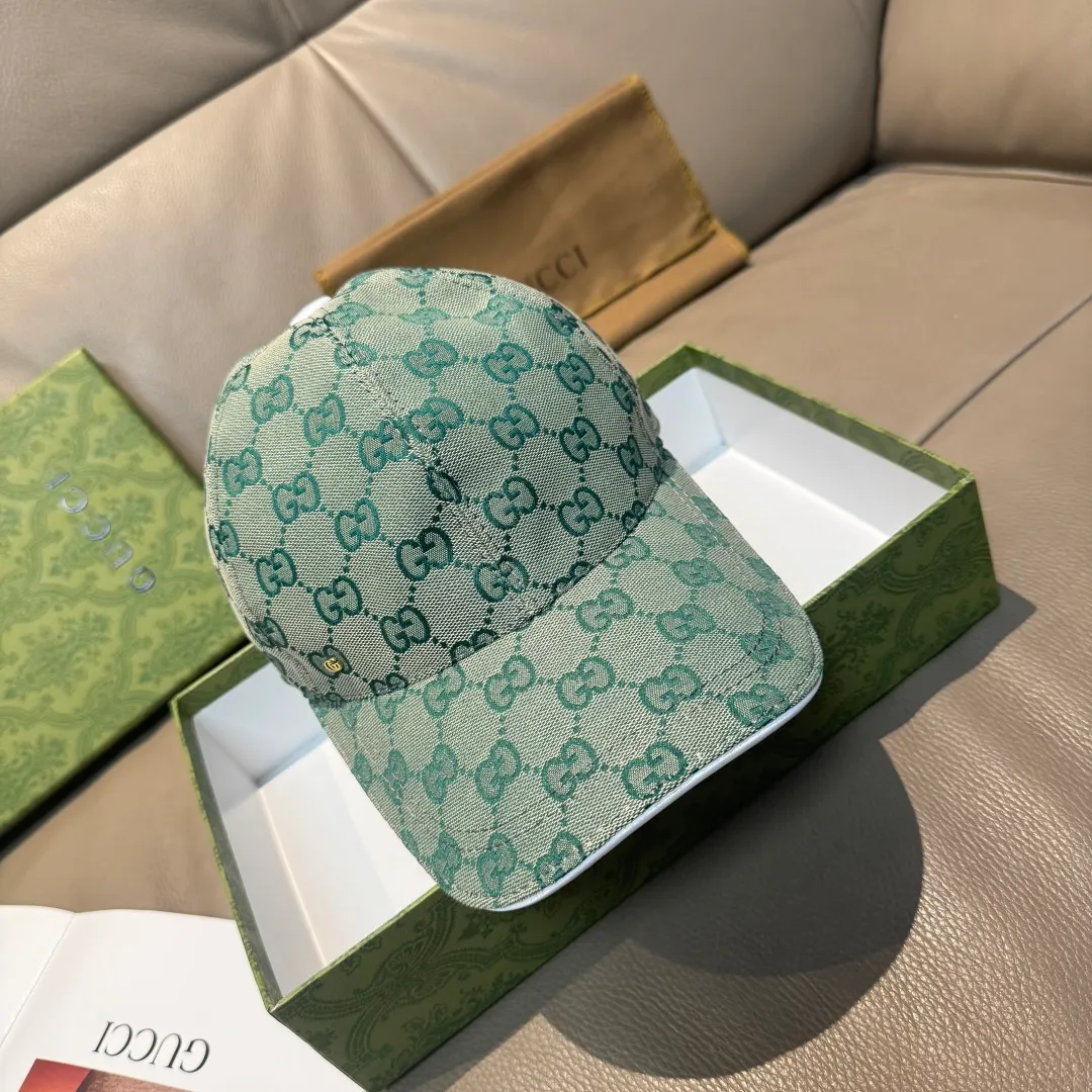 P90., Gucci (Gucci) new original baseball cap, metal small double G, the latest model at the counter, 1:1 mold customization, genuine mold hardware, original canvas fabric + first-layer cowhide, original quality! The quality is great, the basic head circumference is 56cm, and the patch is adjustable.