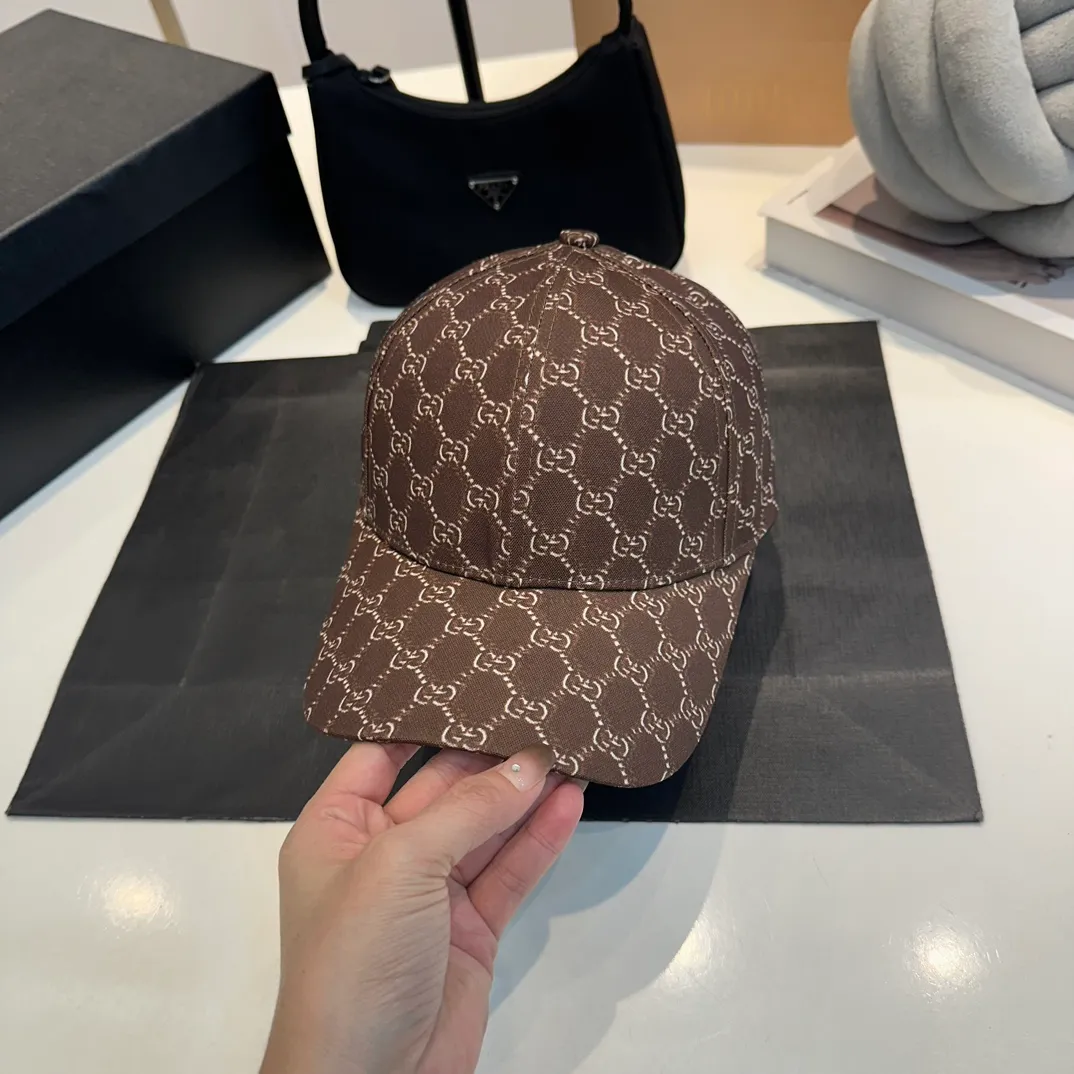 P54 Gucci (Gucci) classic original baseball cap, the highest version, light and breathable! Photographed in real life, suitable for men and women in all seasons, basic head circumference 58cm, adjustable patches. hat