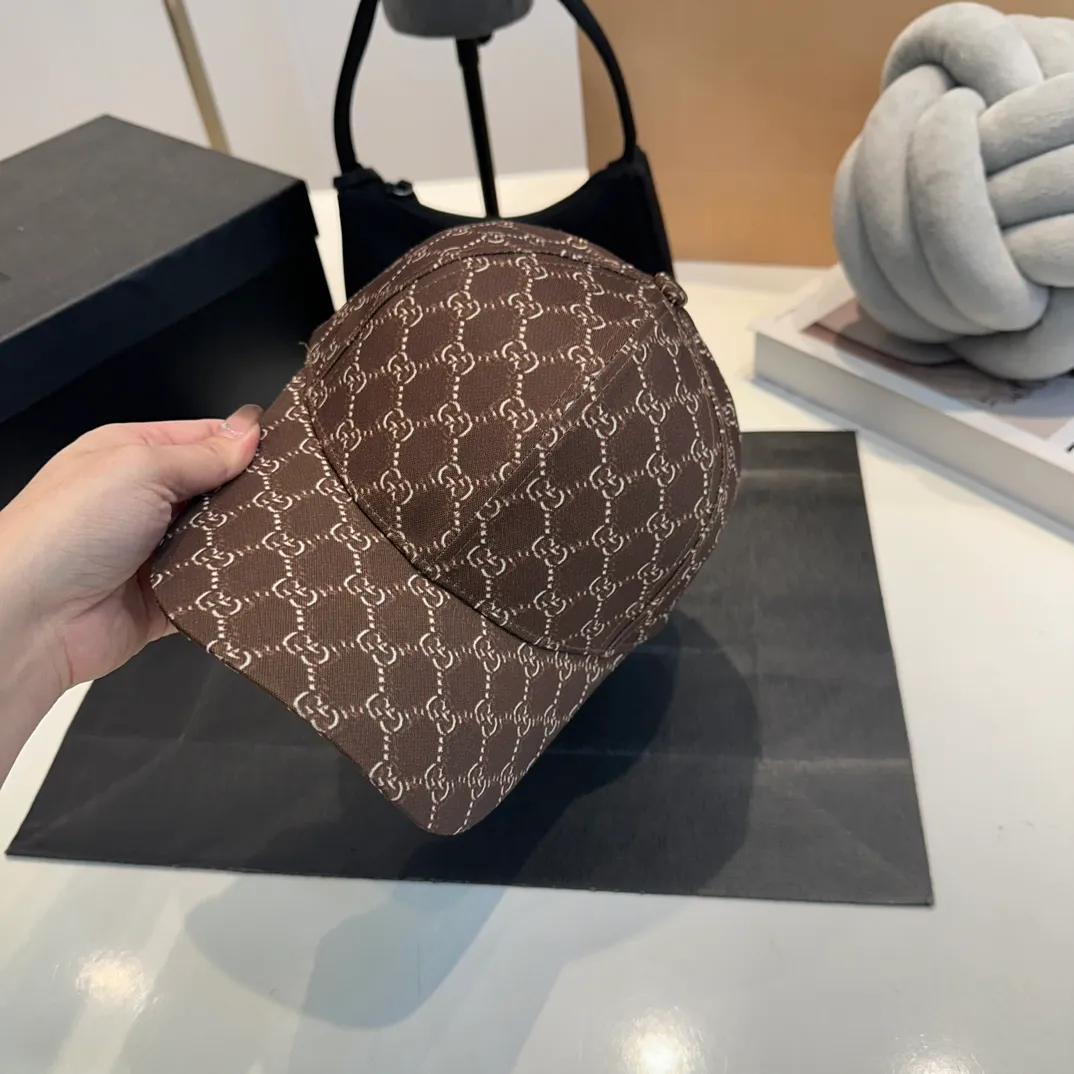 P54 Gucci (Gucci) classic original baseball cap, the highest version, light and breathable! Photographed in real life, suitable for men and women in all seasons, basic head circumference 58cm, adjustable patches. hat