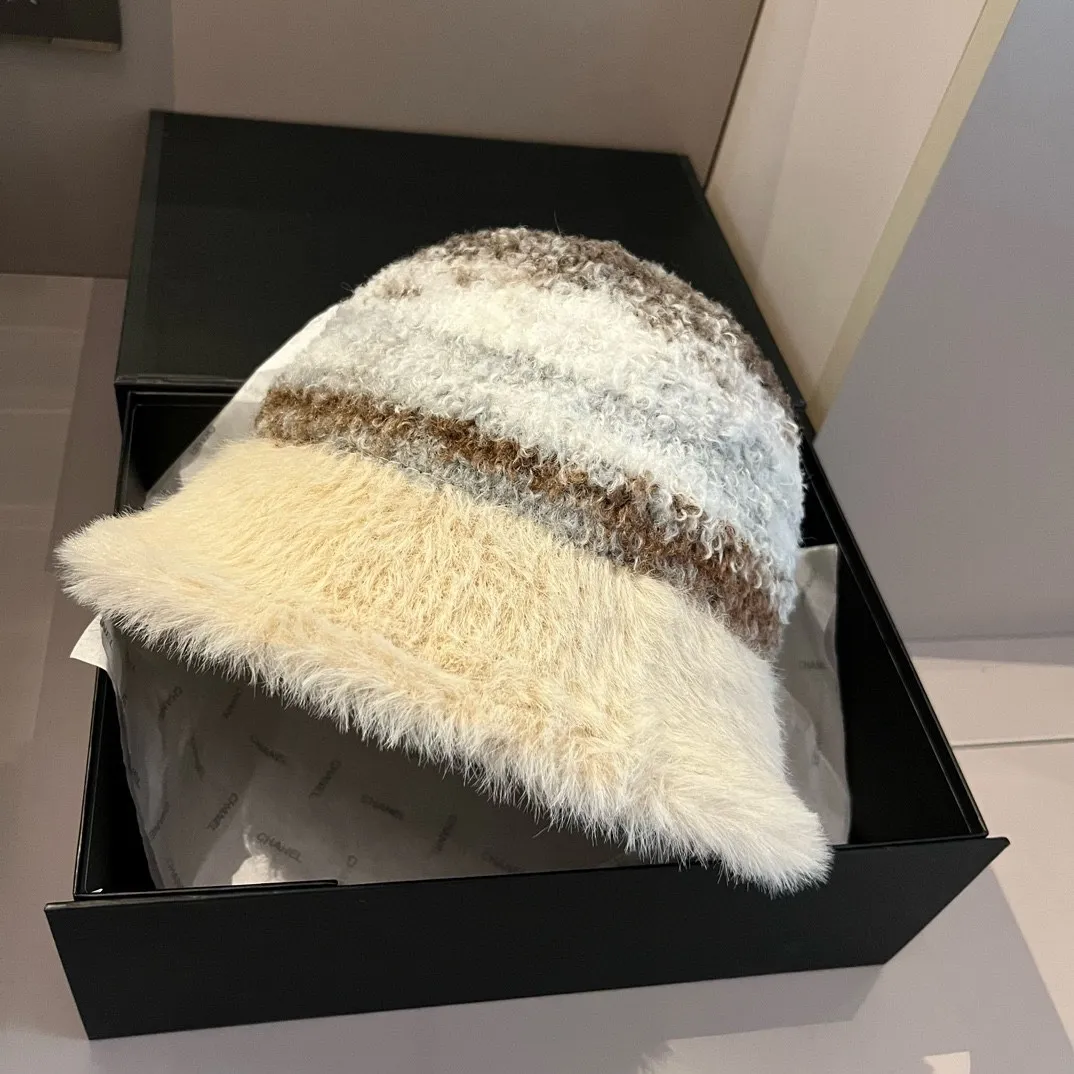 💰90¥ Gucci new sherpa bucket hat, gradient color, head circumference 57cm