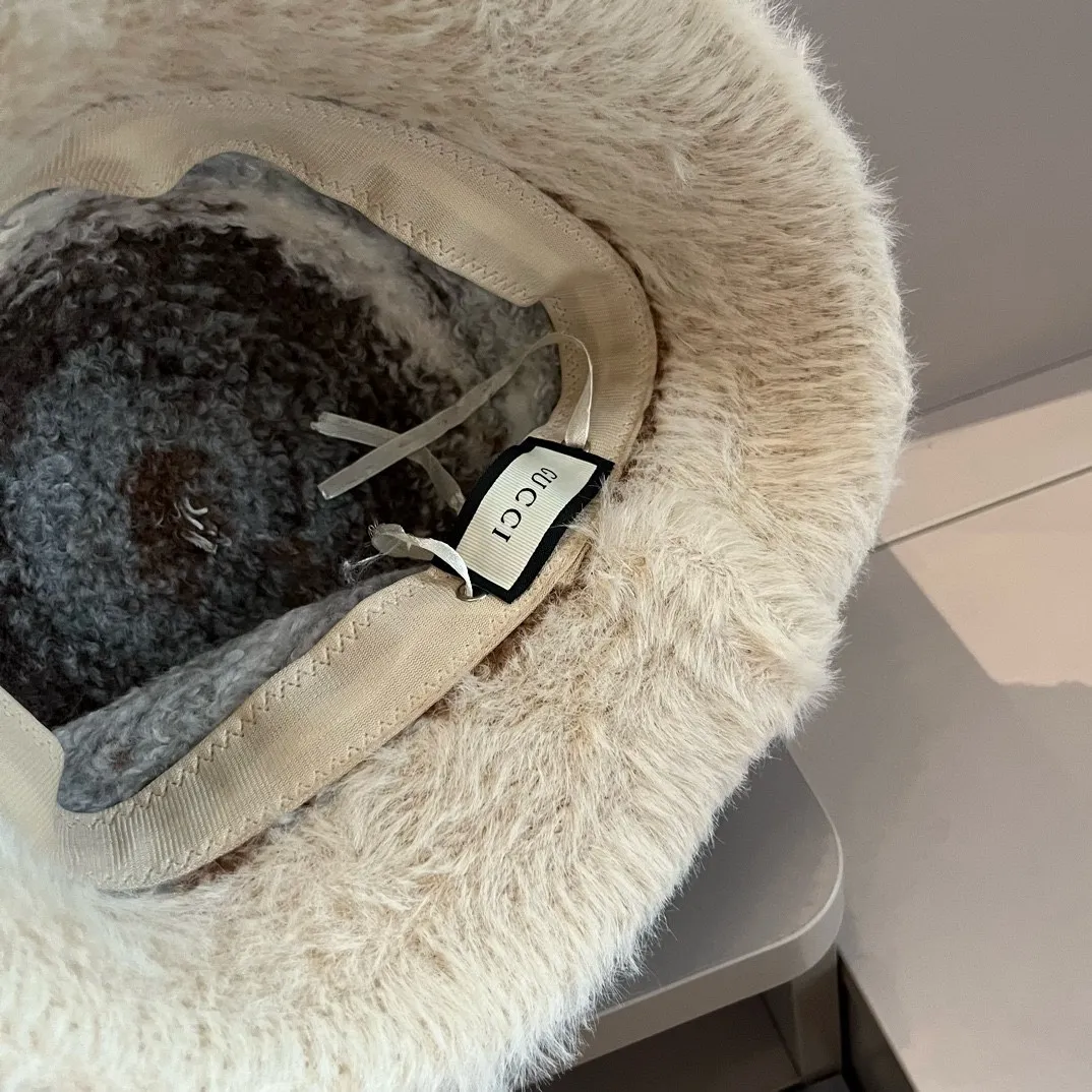 💰90¥ Gucci new sherpa bucket hat, gradient color, head circumference 57cm